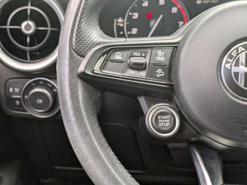 Used 2022 Alfa Romeo Stelvio Ti image 13