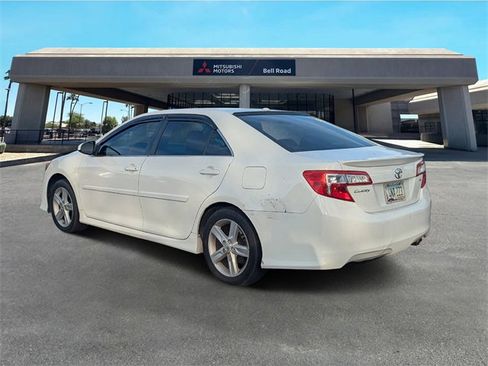 Used 2013 Toyota Camry SE image 6