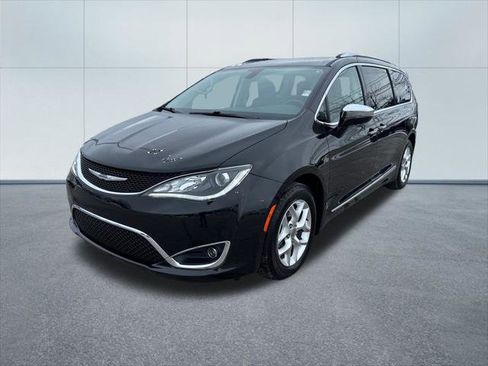 Certified 2020 Chrysler Pacifica Limited image 2
