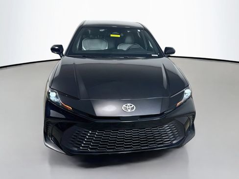 Used 2026 Toyota Camry SE FWD image 2