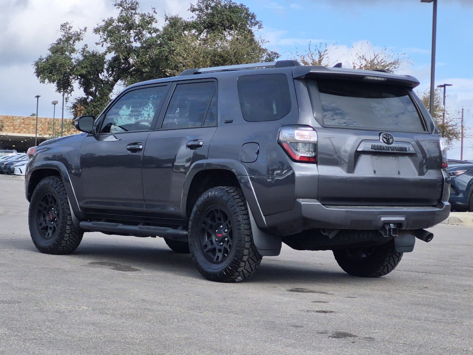 Used 2022 Toyota 4Runner SR5 Premium RWD image 3