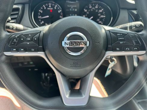 Used 2017 Nissan Rogue S AWD/4WD image 15