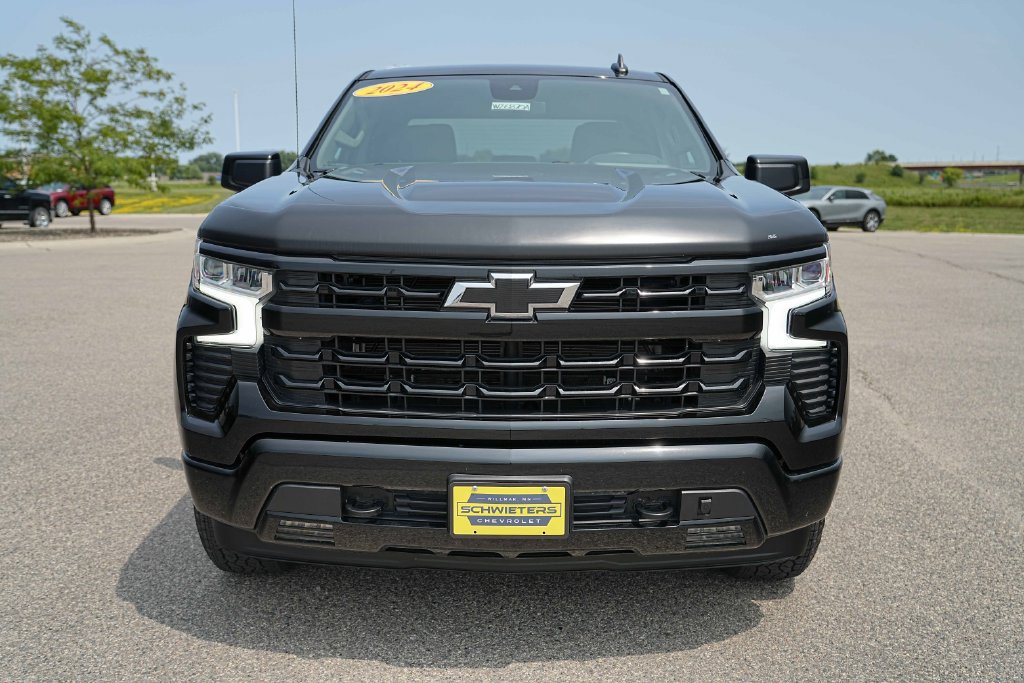 Used 2024 Chevrolet Silverado 1500 RST AWD/4WD image 2