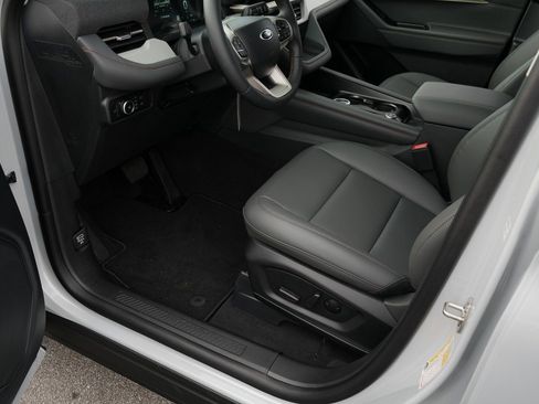 New 2026 Ford Explorer Active w/ Active Comfort Package RWD image 17