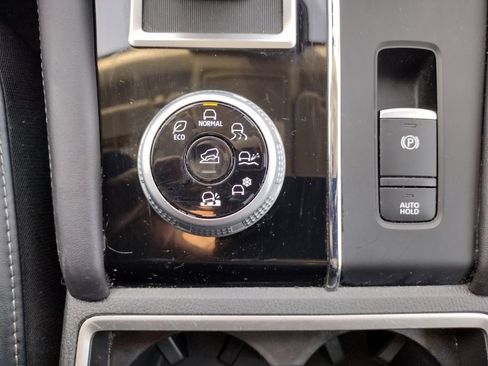 Used 2024 Mitsubishi Outlander SE image 31