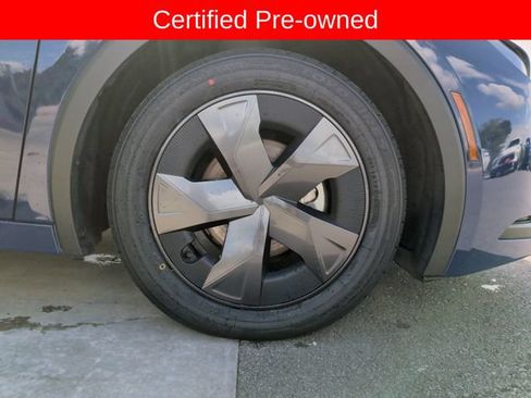 Used 2025 Toyota Prius LE FWD image 27