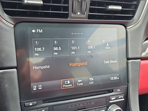 Certified 2018 Porsche 911 Carrera 4S AWD/4WD image 31