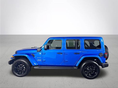 Used 2024 Jeep Wrangler Unlimited Sahara w/ Technology Group AWD/4WD image 9