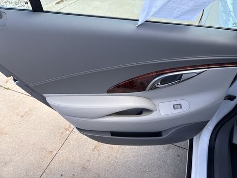 Used 2013 Buick LaCrosse Leather w/ Driver Confidence Package FWD image 12