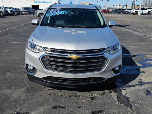 Used 2019 Chevrolet Traverse LT image 2