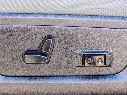 Used 2017 RAM 3500 SLT w/ Luxury Group image 29