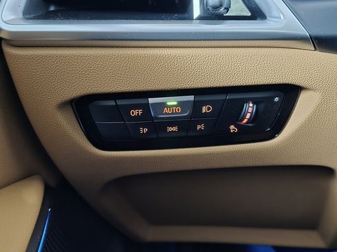 Used 2025 BMW 330i xDrive Sedan w/ Premium Package image 34