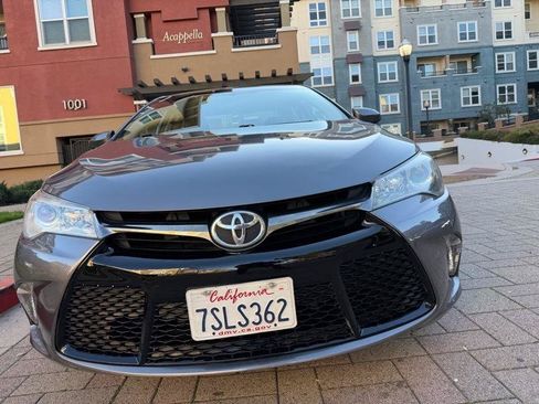 Used 2016 Toyota Camry SE FWD image 29