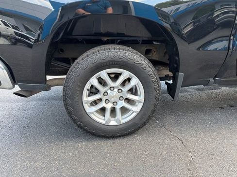 Used 2023 Chevrolet Silverado 1500 LT AWD/4WD image 12