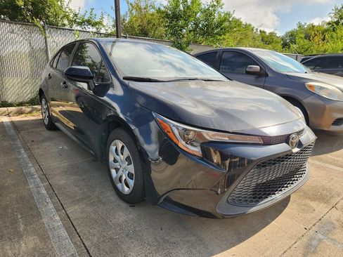 Used 2022 Toyota Corolla LE FWD image 3