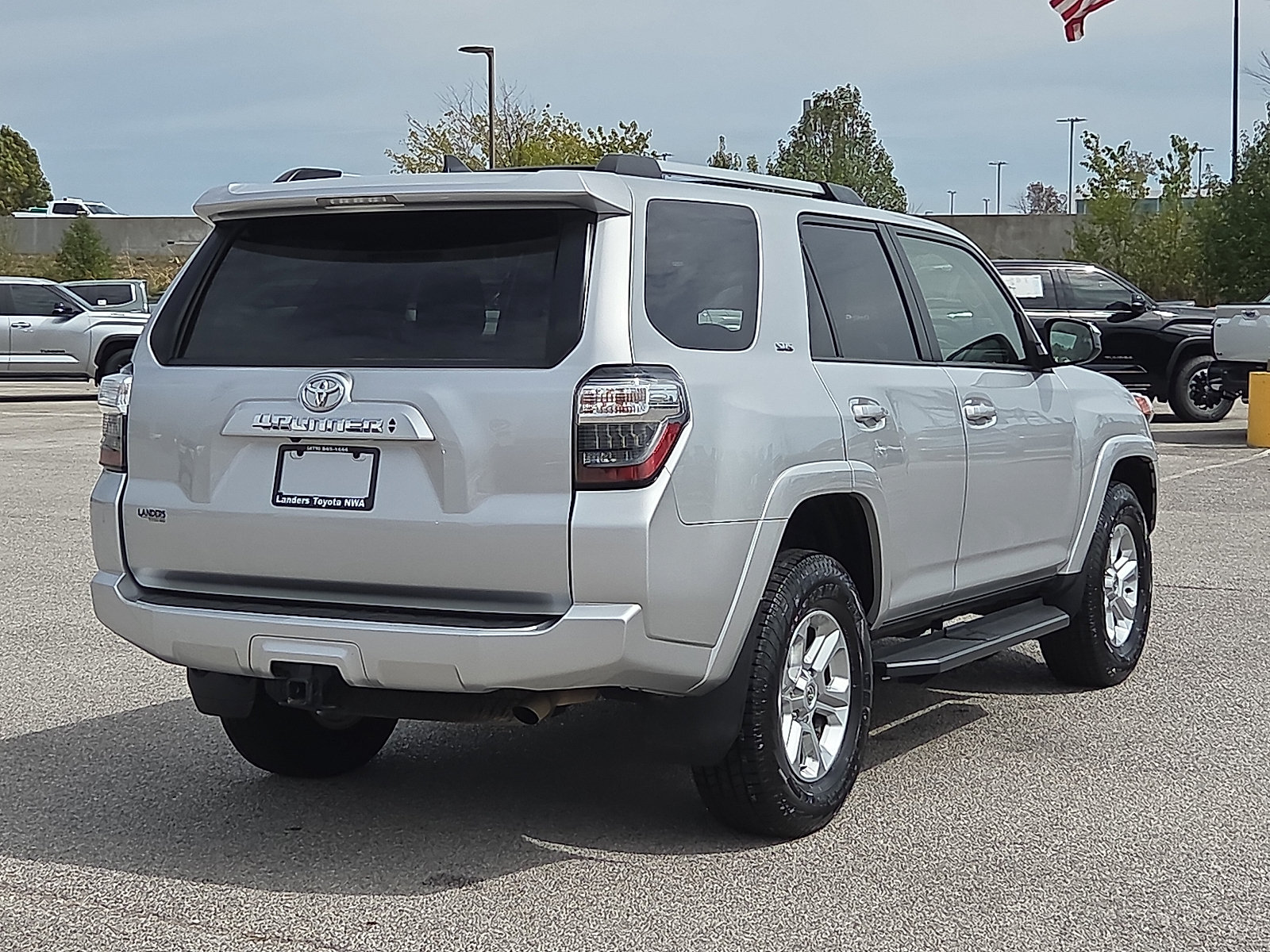 Used 2023 Toyota 4Runner SR5 AWD/4WD image 5