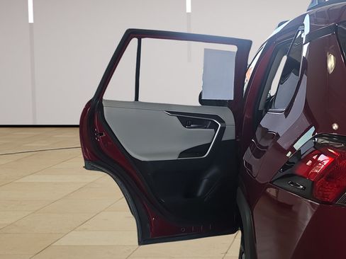 Used 2021 Toyota RAV4 Limited AWD/4WD image 24