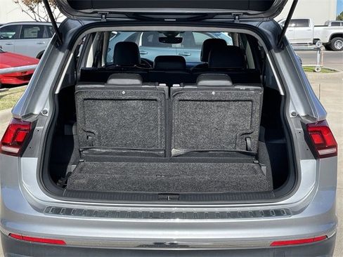Used 2022 Volkswagen Tiguan SE image 31