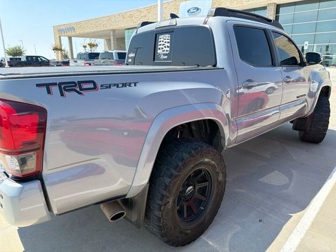 Used 2019 Toyota Tacoma TRD Sport w/ TRD Premium Sport Package RWD image 6