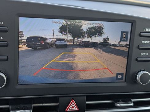 Used 2021 Hyundai Elantra SEL FWD image 14