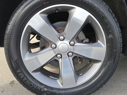 Used 2015 Jeep Grand Cherokee Overland image 29