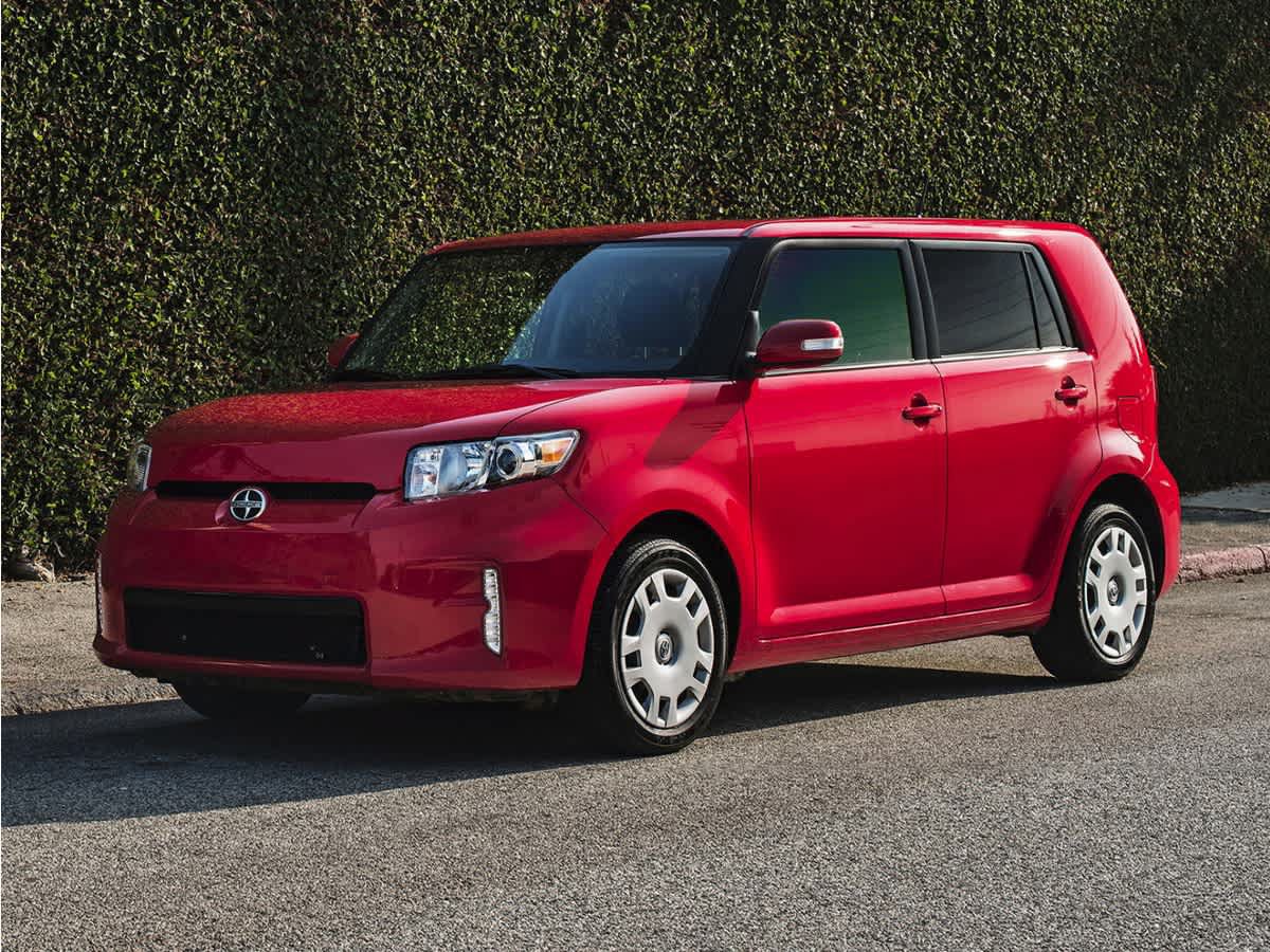 Used 2015 Scion xB FWD image 1