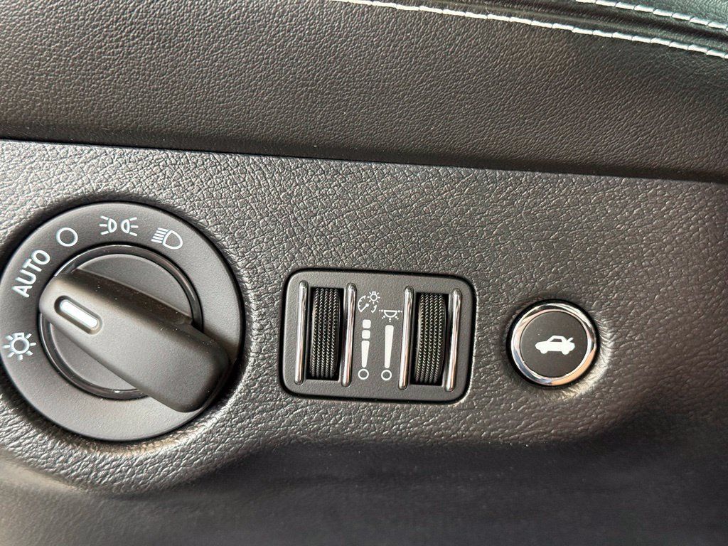 Used 2023 Dodge Challenger SRT Hellcat RWD image 19