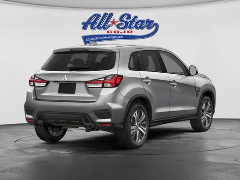 Used 2026 Mitsubishi Outlander Sport LE AWD/4WD image 2