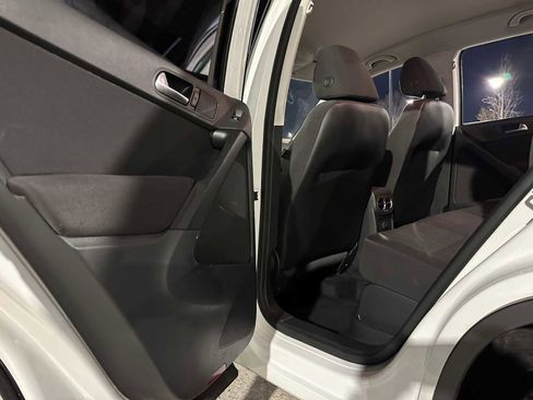 Used 2017 Volkswagen Tiguan S image 15