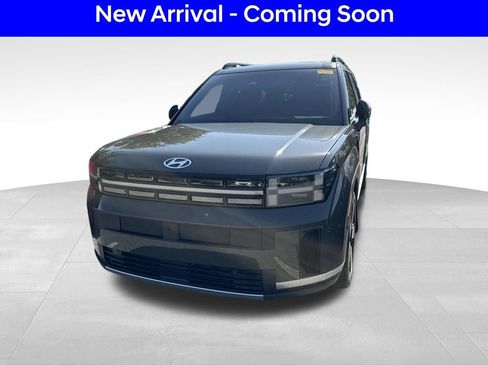Used 2024 Hyundai Santa Fe Limited FWD image 2