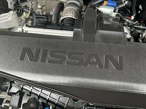 Used 2025 Nissan Rogue S AWD/4WD image 30