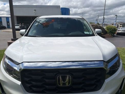 Used 2023 Honda Passport EX-L image 3