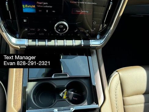 Used 2025 GMC Yukon XL Denali Ultimate image 14