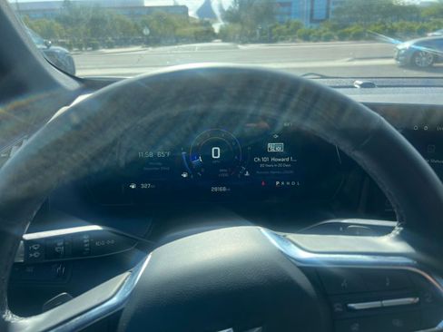 Used 2025 Chevrolet Equinox LT image 40