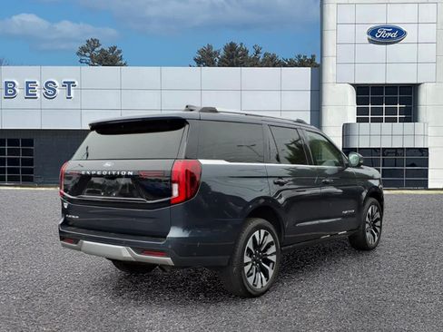 Used 2025 Ford Expedition Platinum w/ Driver's Package AWD/4WD image 7