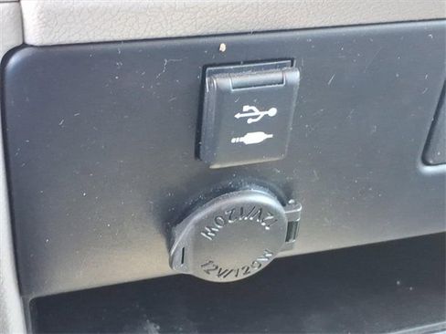 Used 2020 Toyota Sienna LE image 9