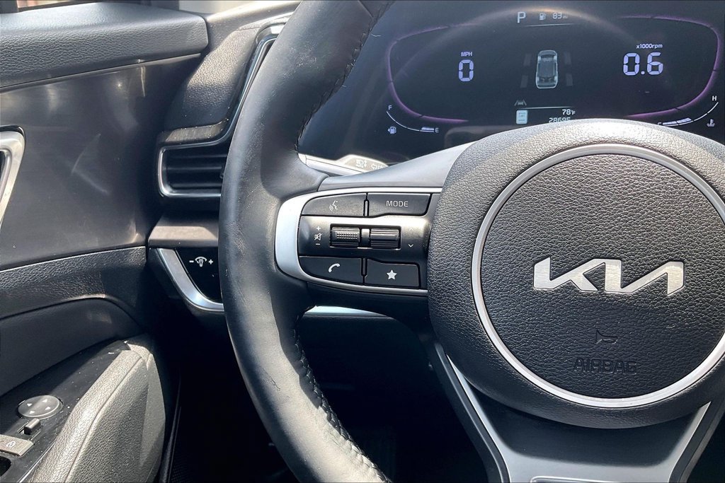 Used 2023 Kia Sportage EX AWD/4WD image 16