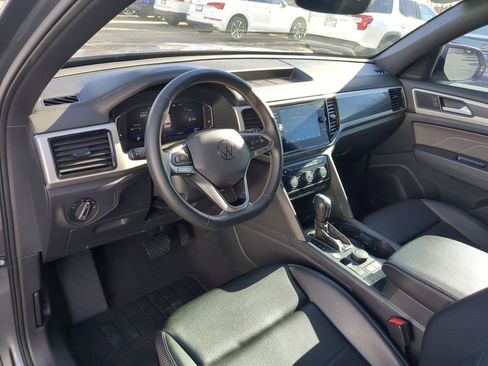 Used 2021 Volkswagen Atlas Cross Sport SEL image 16