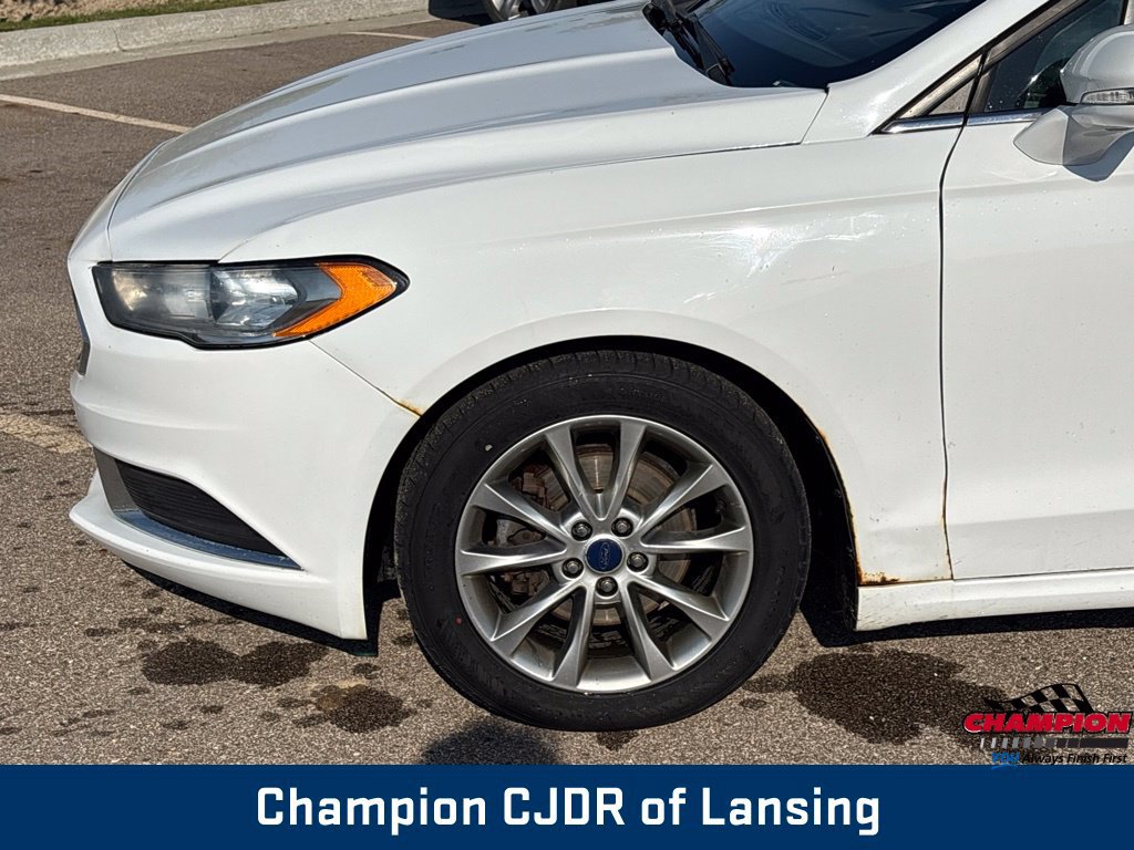 Used 2017 Ford Fusion SE FWD image 30