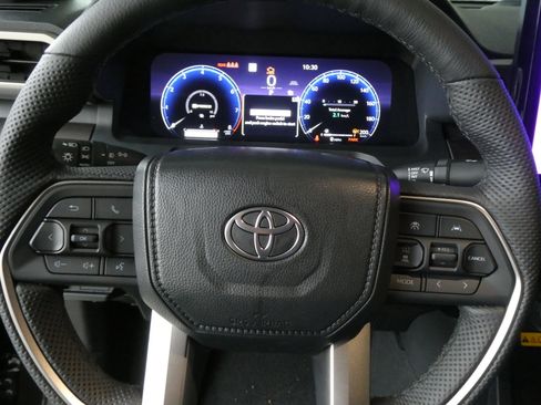 New 2024 Toyota Tacoma TRD Off-Road image 9