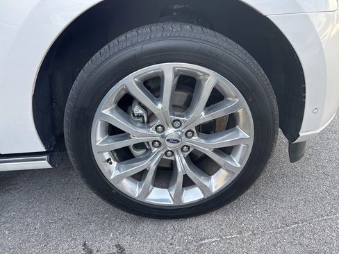 Used 2019 Ford Expedition Max Platinum image 3