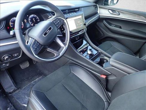 New 2026 Jeep Grand Cherokee Altitude AWD/4WD image 11