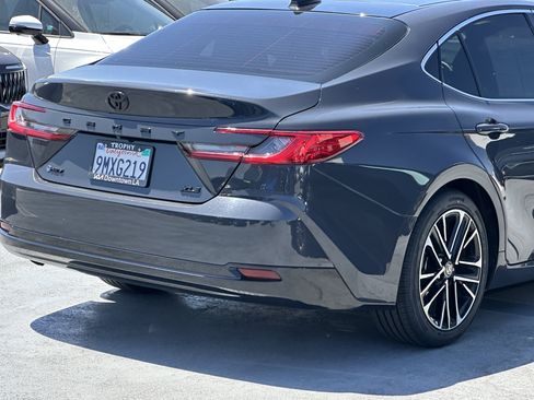 Used 2025 Toyota Camry XLE FWD image 8
