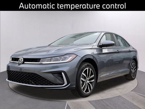 Used 2025 Volkswagen Jetta SE image 5