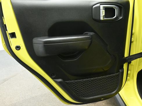 Used 2022 Jeep Wrangler Unlimited Sport AWD/4WD image 17