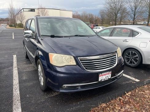 Used 2012 Chrysler Town & Country Touring-L w/ Entertainment Group #2 image 3