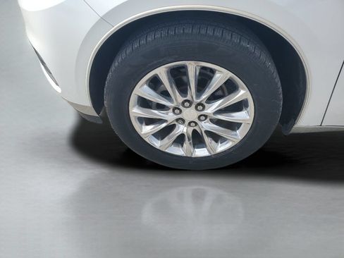 Used 2019 Buick Enclave Essence FWD image 27