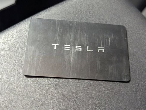 Used 2023 Tesla Model 3 Standard Range image 19