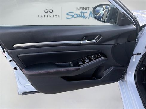 Used 2024 Nissan Altima 2.5 SR image 19