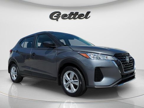 Certified 2025 Nissan Kicks Play S FWD image 3